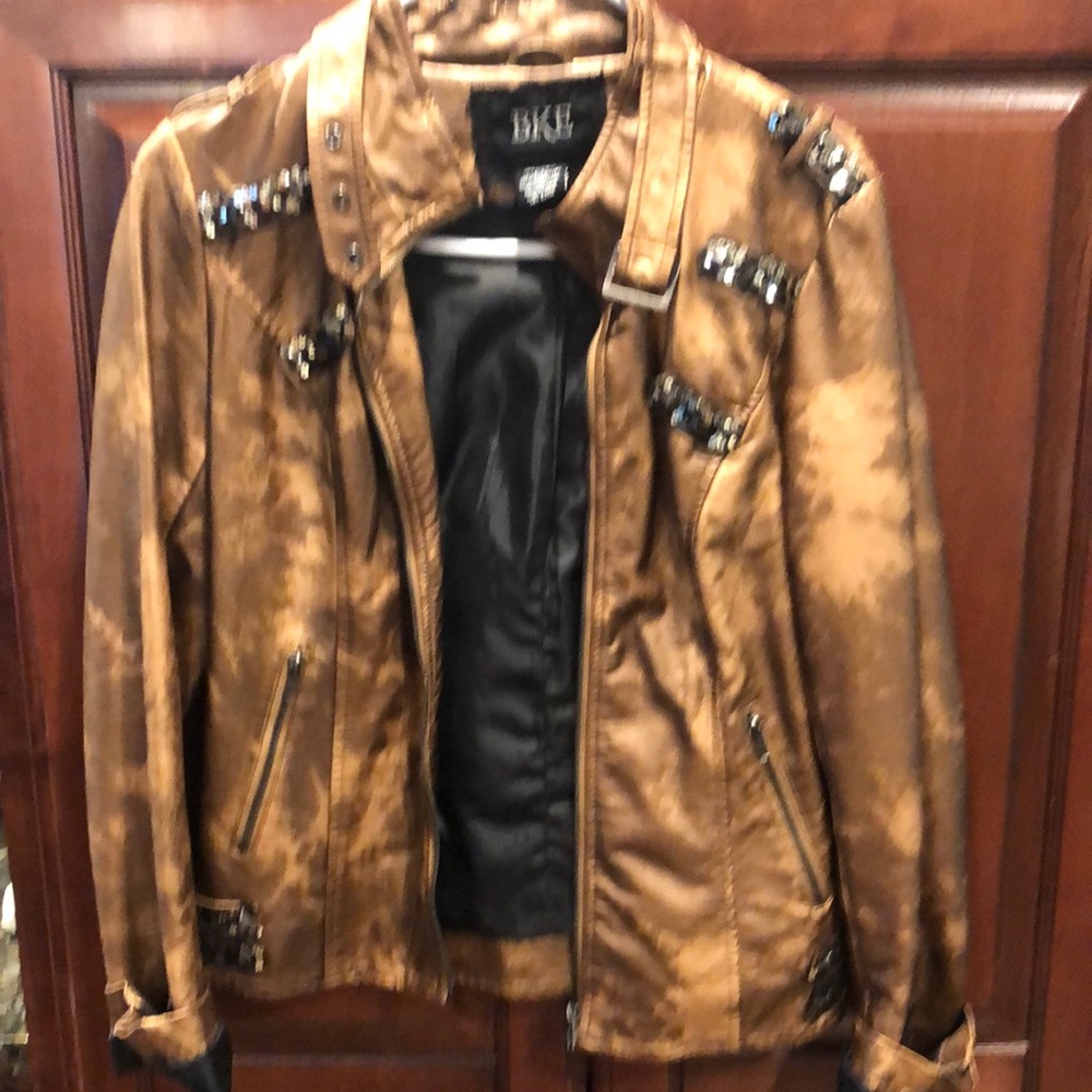 Bronze with sequence BKE size M Bomber Jacket with black lining, side pockets.